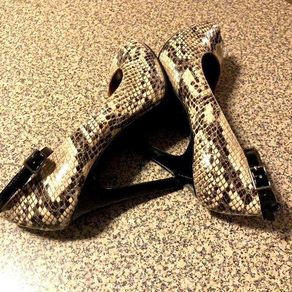 BCBG Generation   stilettos - Picture 6 of 8